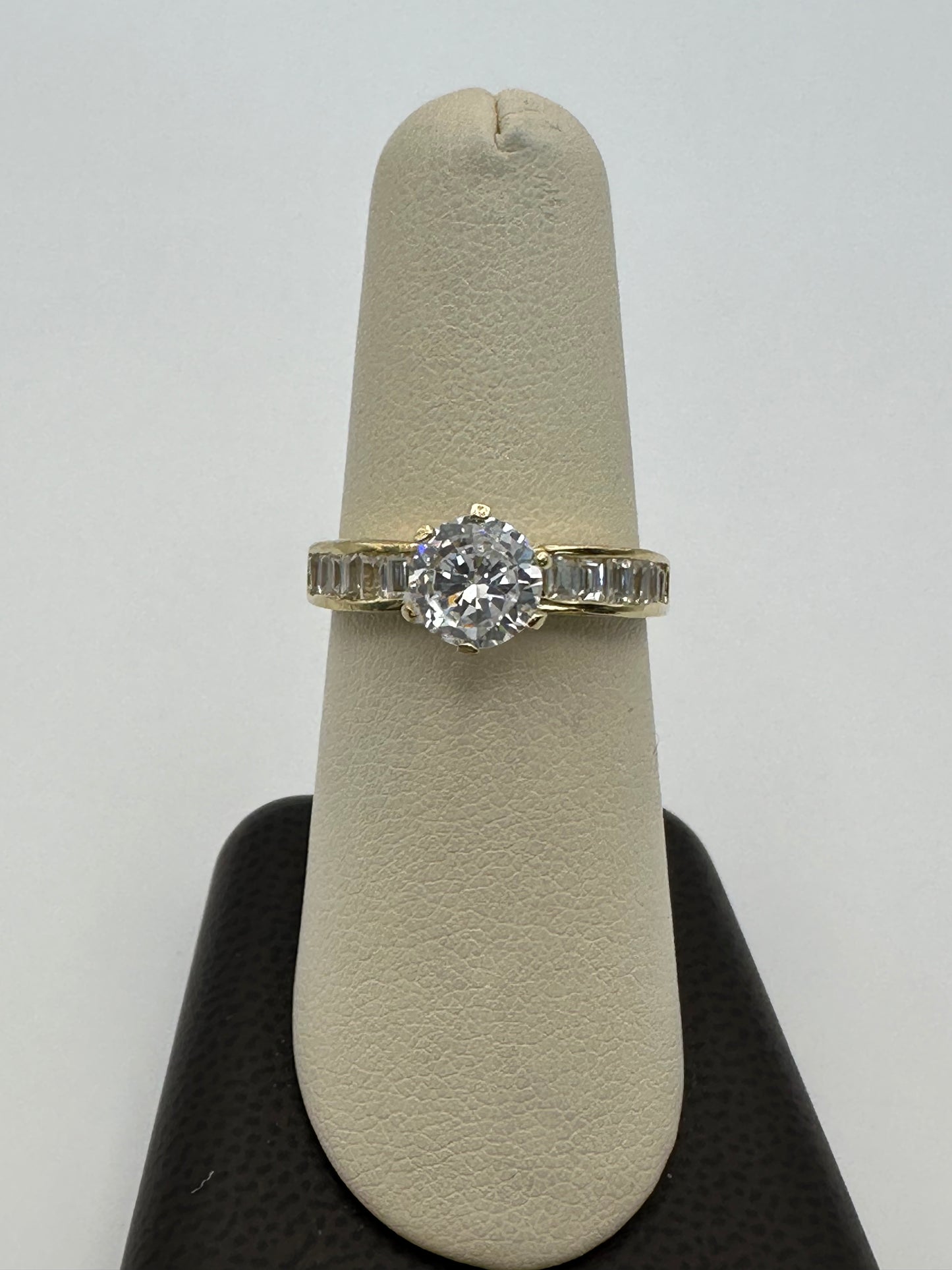 Diamond Ring Yellow Gold 10k