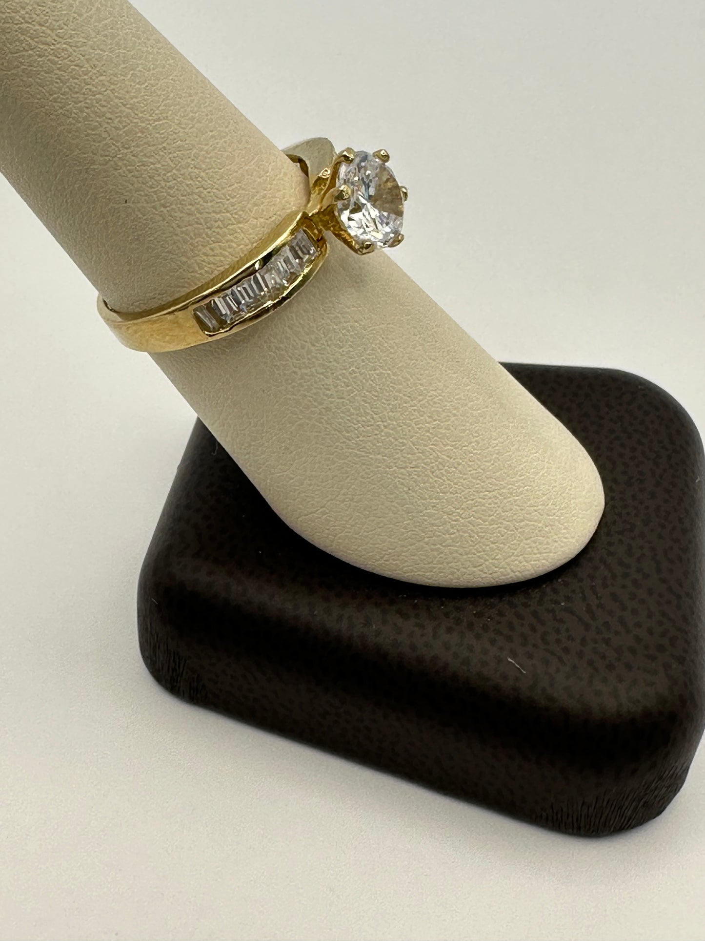 Diamond Ring Yellow Gold 10k