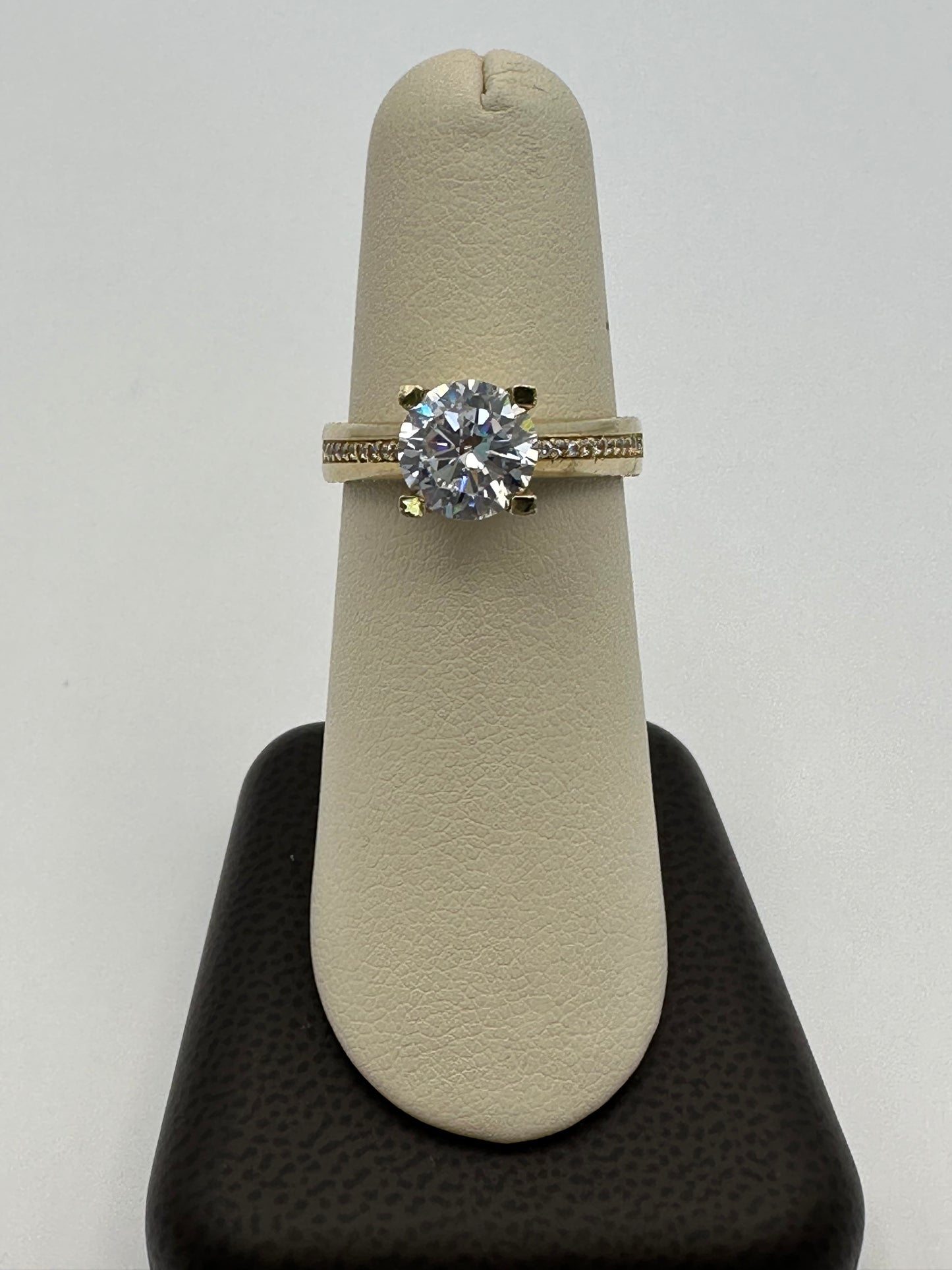 10k Yellow Gold Diamond Ring