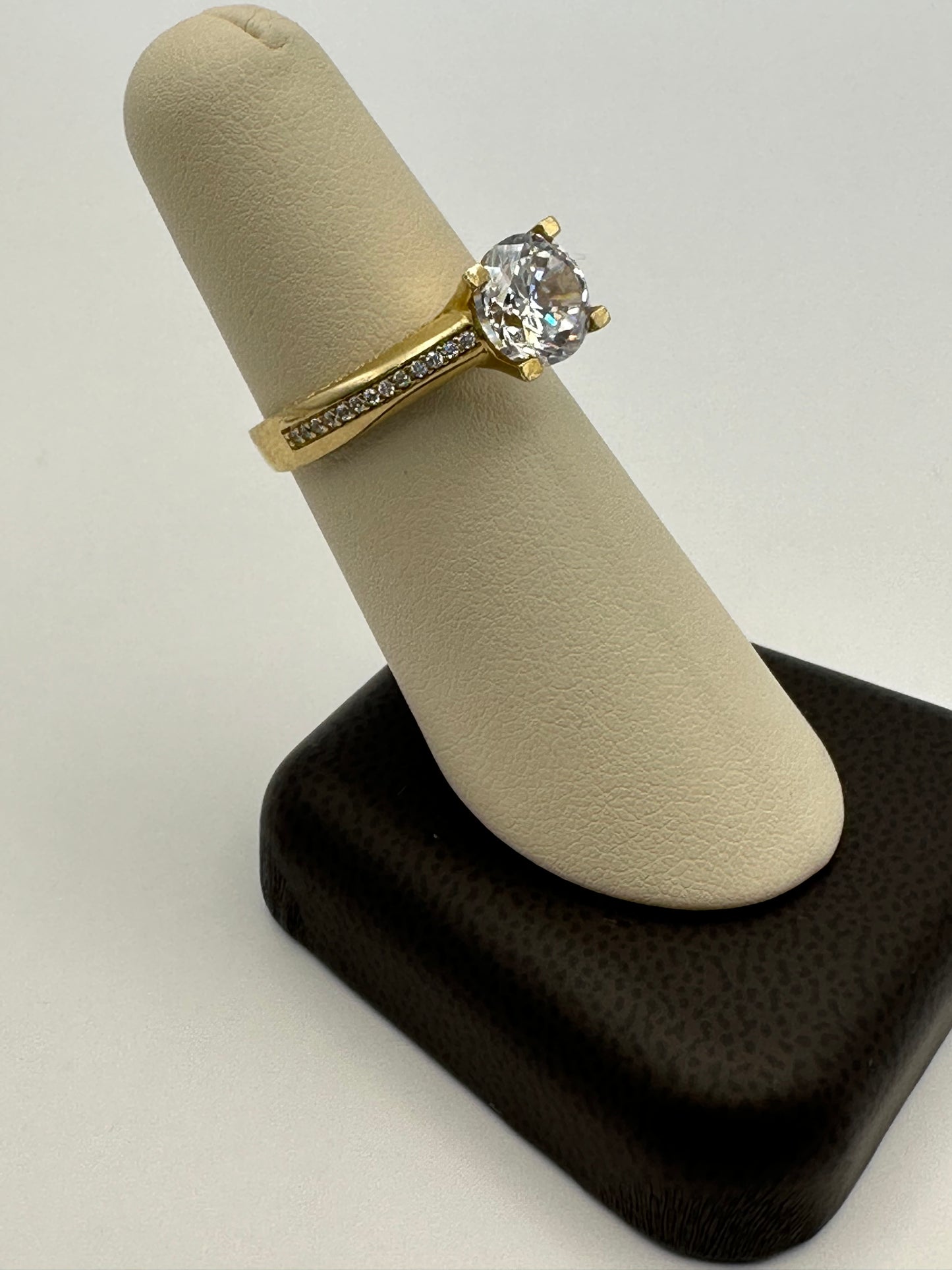 10k Yellow Gold Diamond Ring