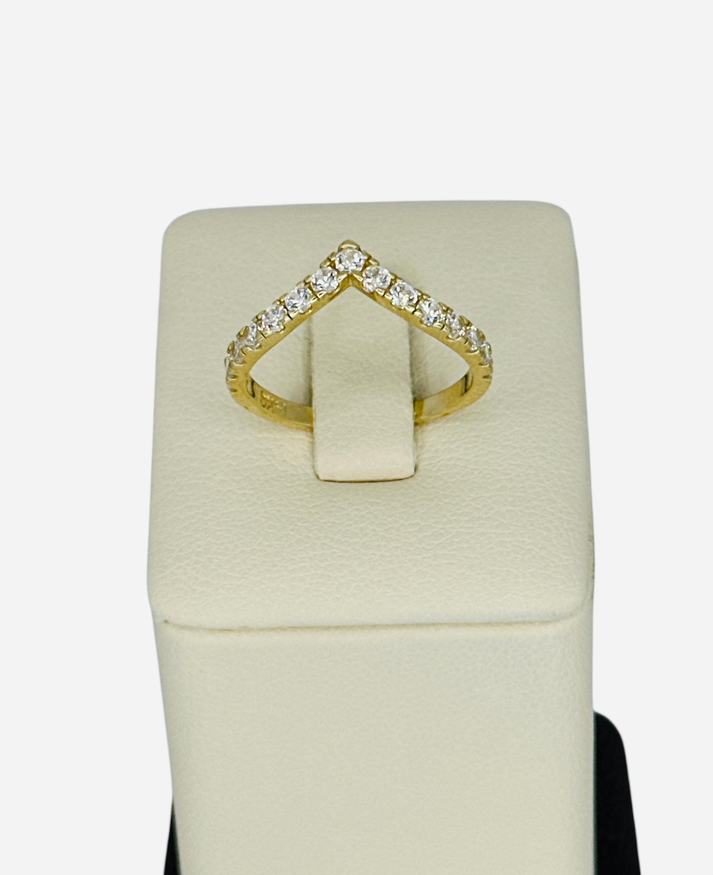 Anillo con piedra blanca de 14k 2.2g