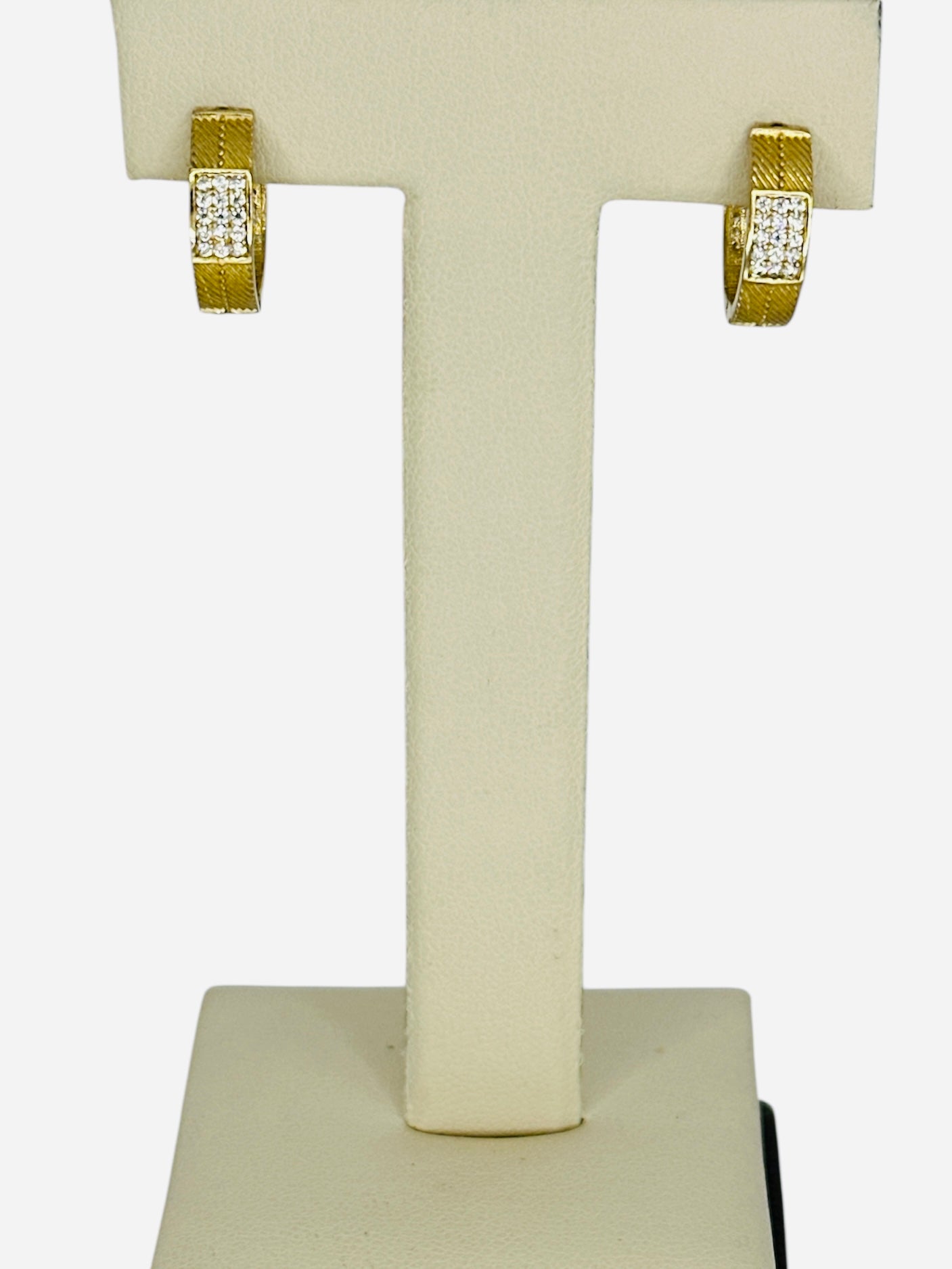 Pendiente con piedras blancas 10k 2.7g