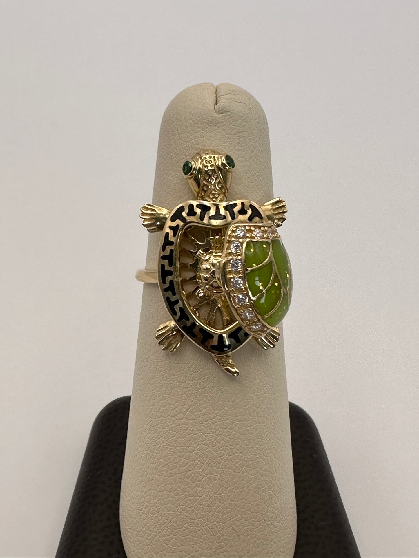 14k Gold Moving Turtle Ring