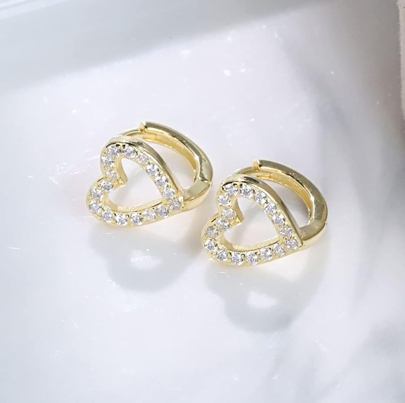 Aretes pequeños de corazón 10k 1.7g