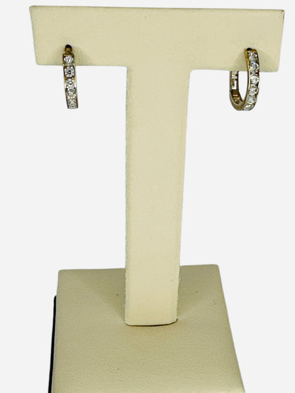 pendiente con piedras blanca 10k 1.8g