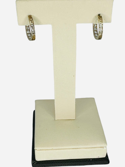 pendiente con piedras blanca 10k 1.8g